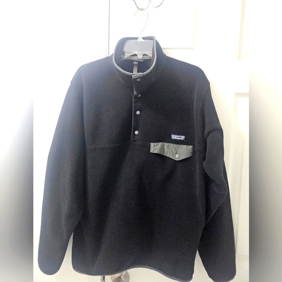 Patagonia Synchilla Black Fleece Jacket. - Picture 4 of 8